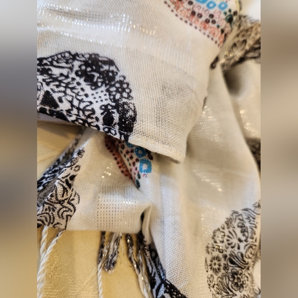 Pier 1 Scarf Wrap Skulls Metallic NWT - Picture 5 of 8